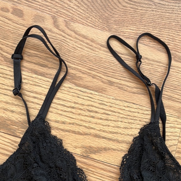 Black lace tank - Picture 7 of 8